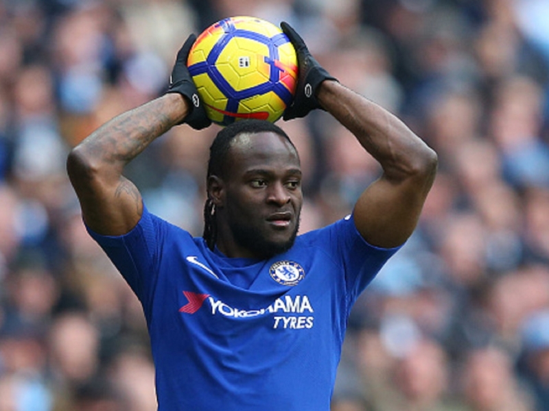 Moses outshines Salah on Chelsea return as Liverpool lose at Stamford Bridge
