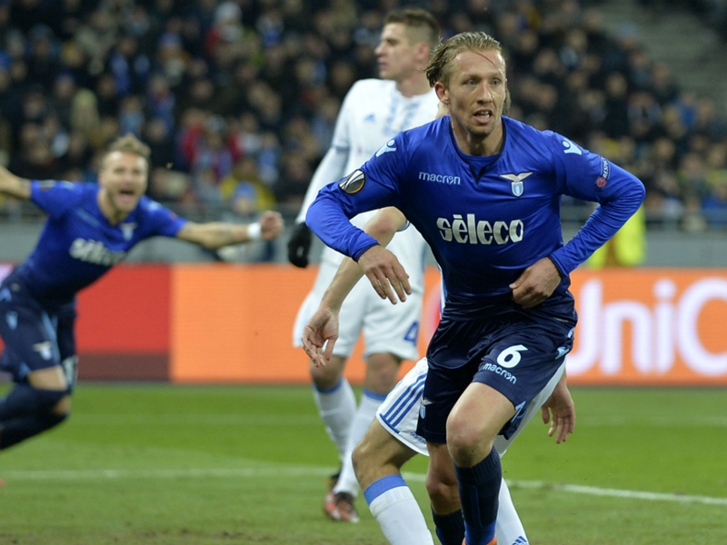 Dynamo Kiev 0 Lazio 2 (2-4 agg): Lucas and De Vrij send dominant visitors through