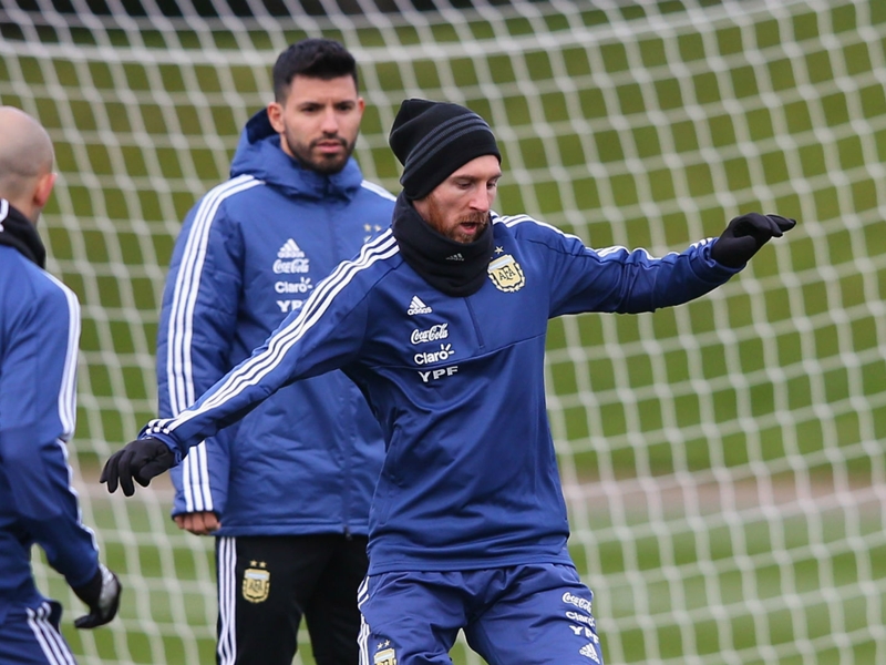 De Gea embraces 'special' challenge of facing Messi