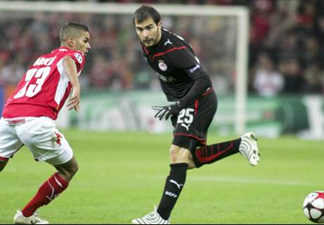Belgian scuffles: Standard Liege player PUNCHES opponent after crunching tackle