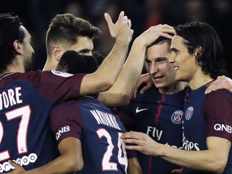 Neymar et Dani Alves fêtent le titre du PSG - La Ligue 1 sur les réseaux sociaux