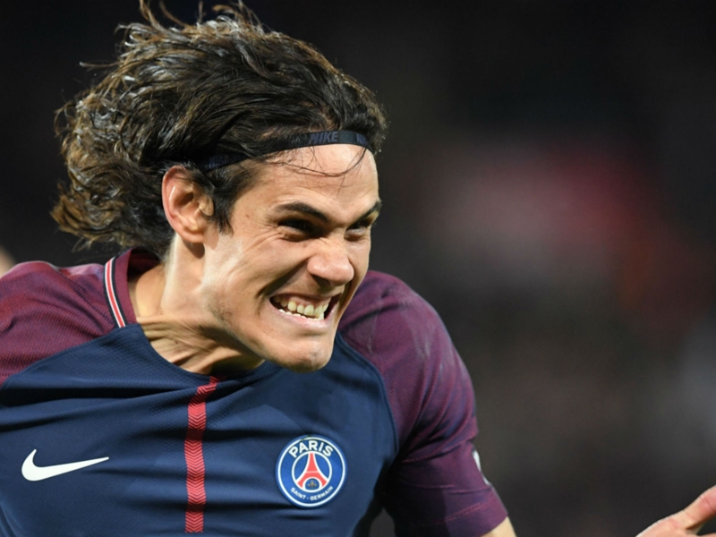 Félicité par Gabriel Batistuta pour son titre avec le PSG, Edinson Cavani remercie la légende argentine