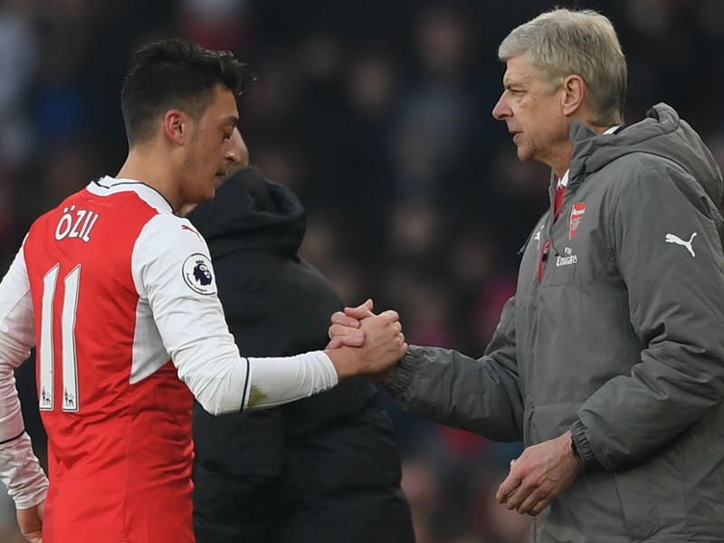 Arsenal, Wenger croit connaitre la raison de la méforme d'Ozil
