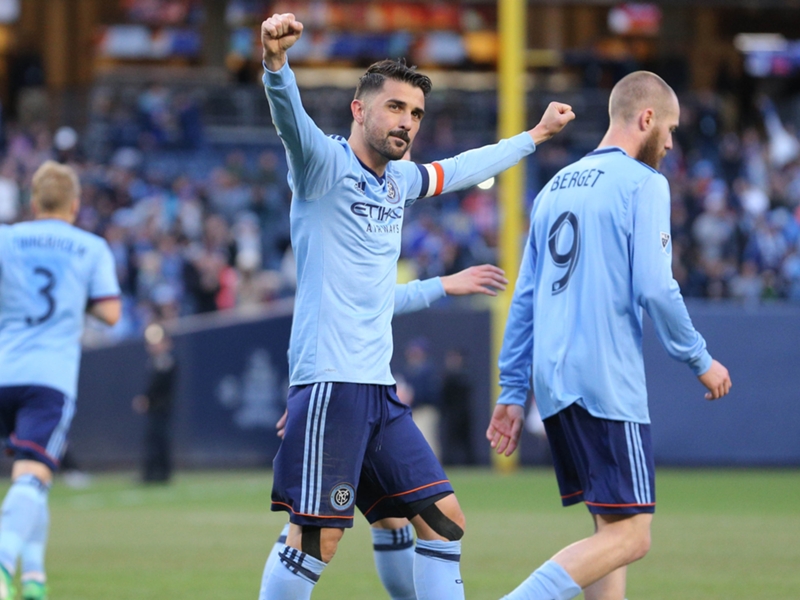 David Villa reaches 400 career goals