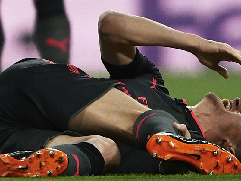 Koscielny confirms successful surgery as Arsenal star starts 'fight' for fitness