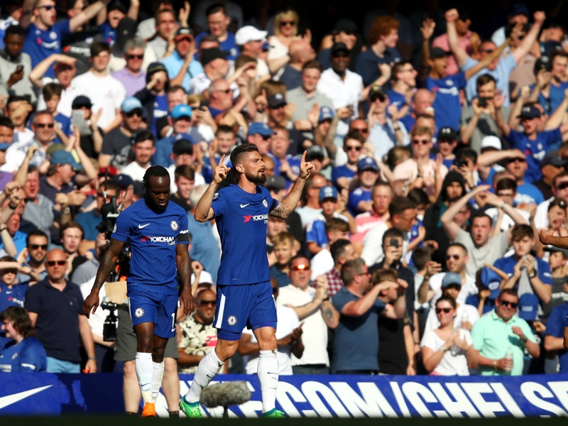 Chelsea 1 Liverpool 0: Giroud takes Conte's men to within two points of Spurs