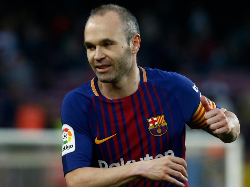 Suarez: Iniesta 'practically impossible' to replace at Barcelona
