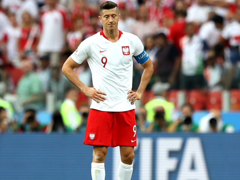 Lewandowski bemoans Poland's lack of risk-taking in costly Senegal defeat