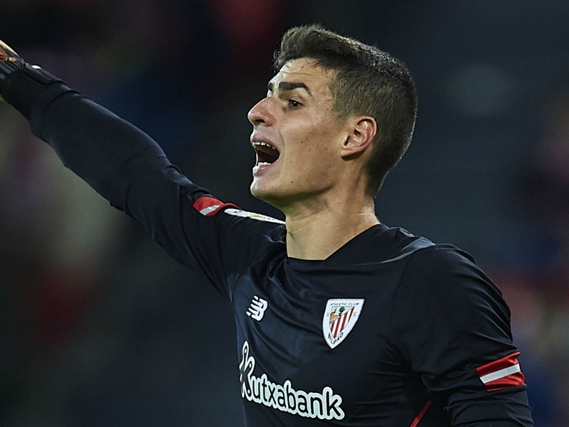 Sarri braced for 'busy day' as Chelsea close on €80m Kepa as Courtois replacement