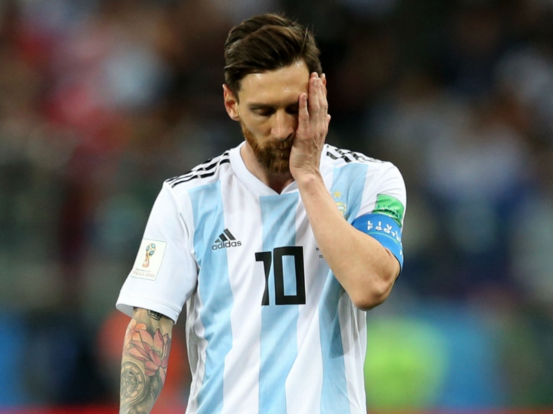 Alba doesn't understand criticism of 'unique' Messi