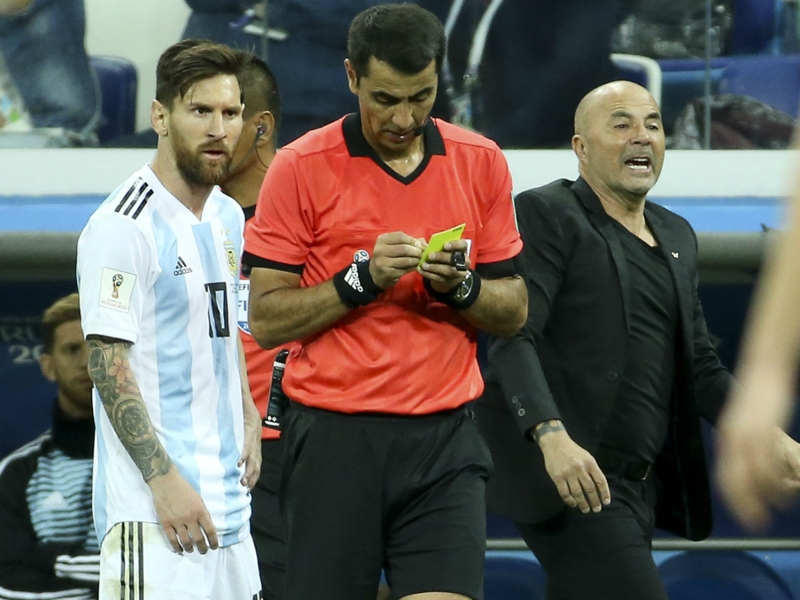 Argentina squad 'clouds' Messi's brilliance, claims Sampaoli