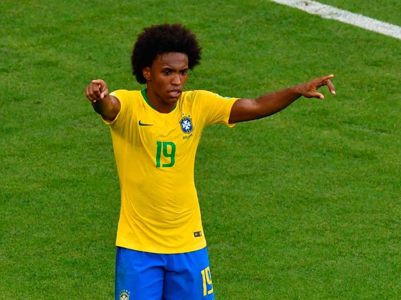 Willian rejects 'defensive' Brazil claims after shining in Mexico victory