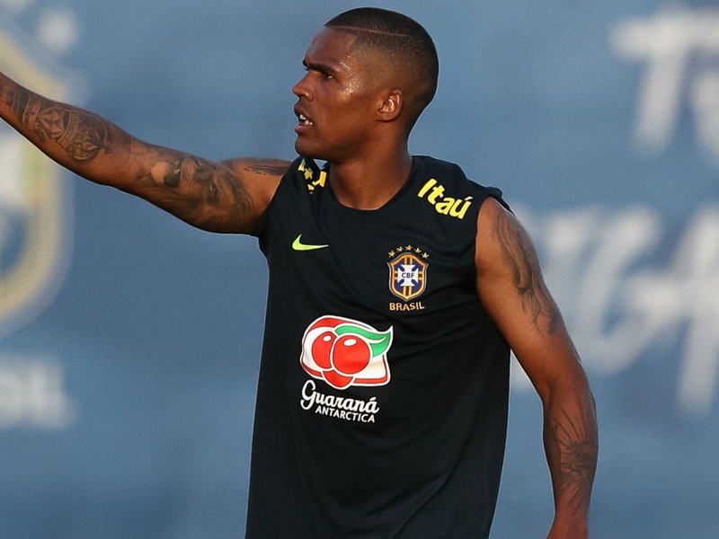 Douglas Costa back in training with Brazil