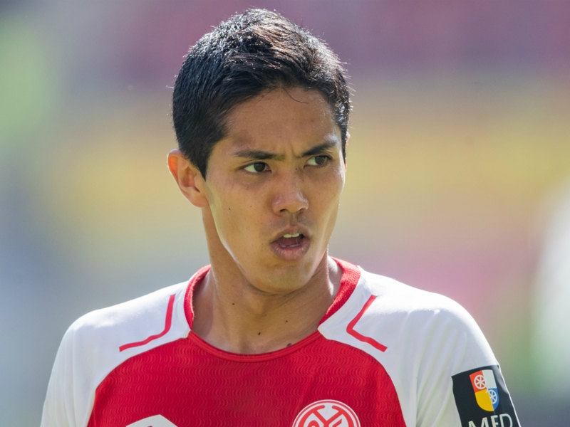 Mainz's Muto made to wait for Newcastle move