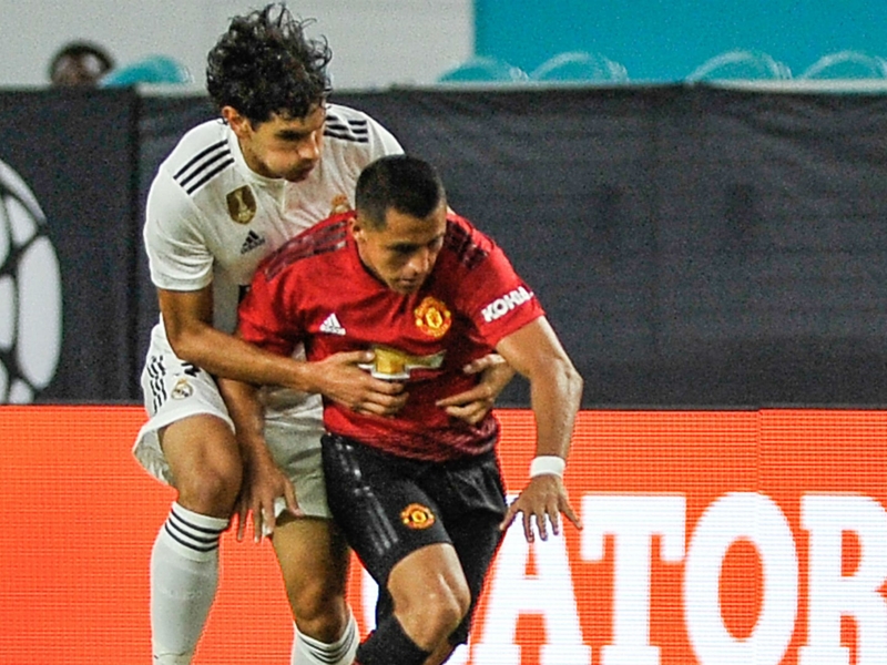 Alexis leads Man Utd past Madrid