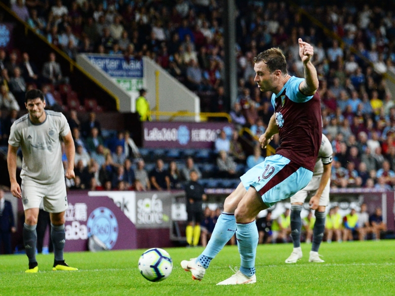 Burnley 3 Aberdeen 1 (aet, 4-2 agg): Cork and Barnes see off brave Dons