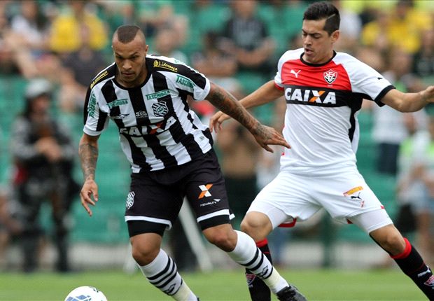 Figueirense 2 x 0 Vitória: Em casa, Figueira vence e permanece na Série A.