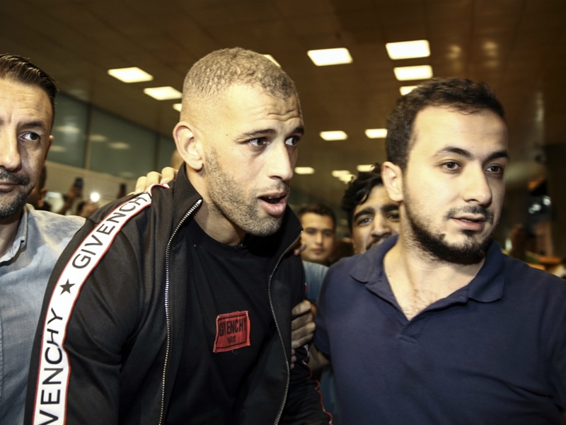 Fenerbahce capture Islam Slimani on loan from Leicester City