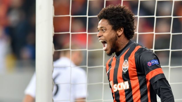 Rumores: Luiz Adriano na Roma e Lavezzi entre dois gigantes italianos? Rumores: Luiz Adriano na Roma e Lavezzi entre dois gigantes italianos?
