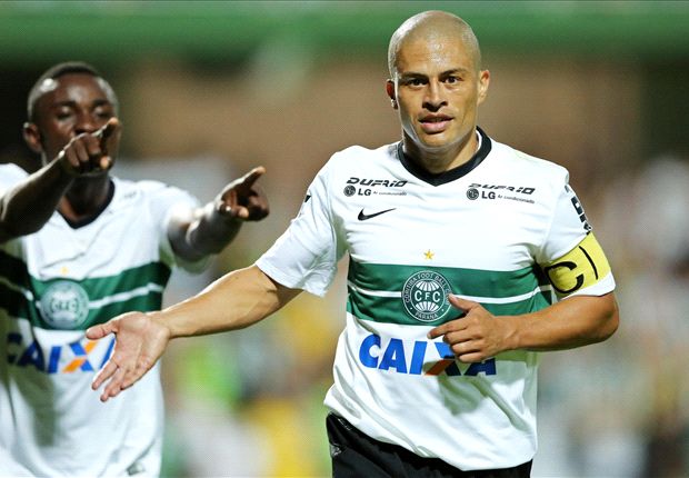Coritiba 2 x 0 Palmeiras: Coxa vence, ultrapassa Palmeiras e deixa rival a um ponto do Z-4