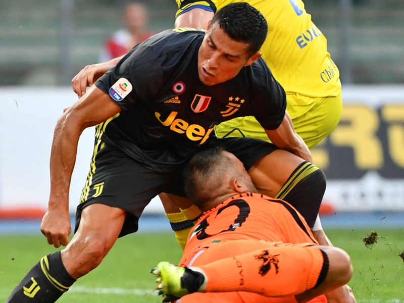Sorrentino thanks 'legend' Ronaldo for message of support after injury