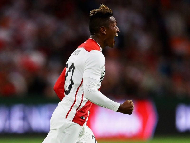 Peru 3 Chile 0: Aquino brace caps dominant display