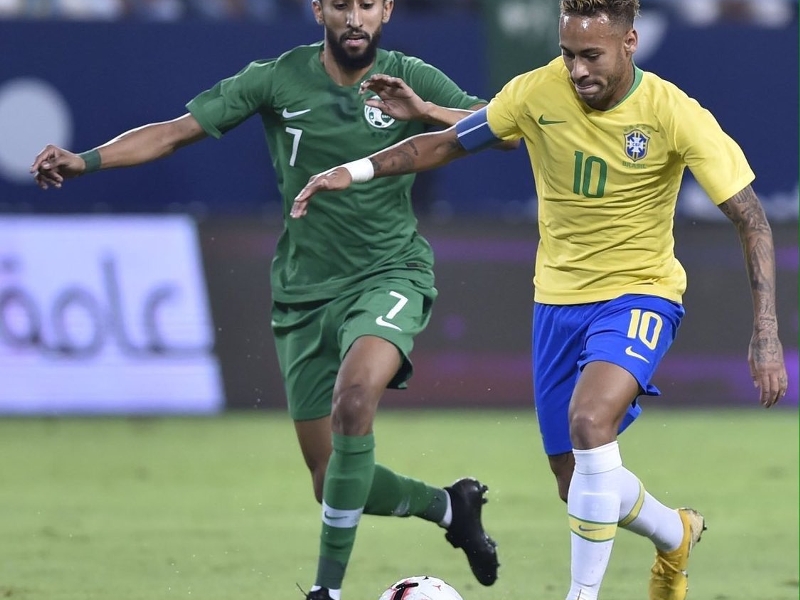 بيتزي ينتظر تحديد موقف سلمان الفرج قبل انطلاق كأس آسيا بيتزي ينتظر تحديد موقف سلمان الفرج قبل انطلاق كأس آسيا