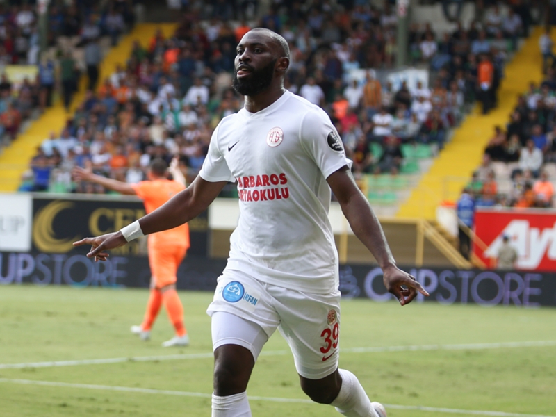 Papiss Cisse sees red as Souleymane Doukara helps Antalyaspor stun Alanyaspor