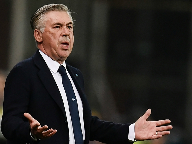 Naples : Carlo Ancelotti fustige les dérives des supporters dans les stades italiens