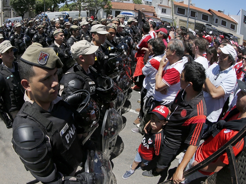 City of Genoa offers to host Libertadores final as Security Minister resigns over bus attack