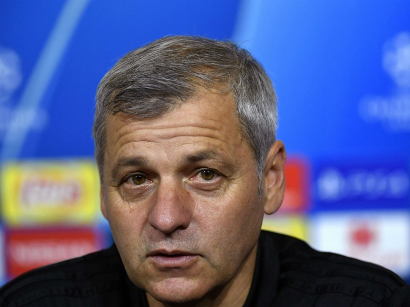 Lyon, Genesio pense déjà au Barça