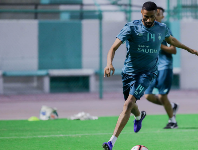 حل أزمة عسيري وانضمامه إلى تدريبات الأهلي حل أزمة عسيري وانضمامه إلى تدريبات الأهلي