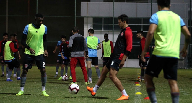 عودة يوسف المساكني لتدريبات الدحيل القطري عودة يوسف المساكني لتدريبات الدحيل القطري