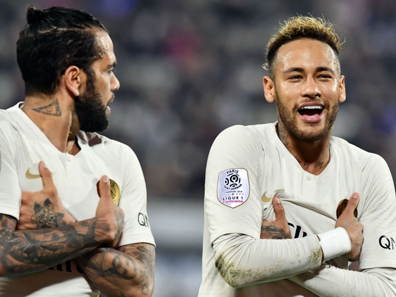 Verratti et Dani Alves, deux joueurs importants pour le futur du PSG