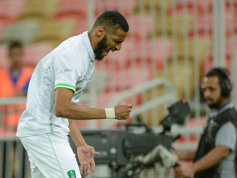 مهند عسيري يفتح النار على موسى المحياني ويؤكد : باق في الأهلي مهند عسيري يفتح النار على موسى المحياني ويؤكد : باق في الأهلي