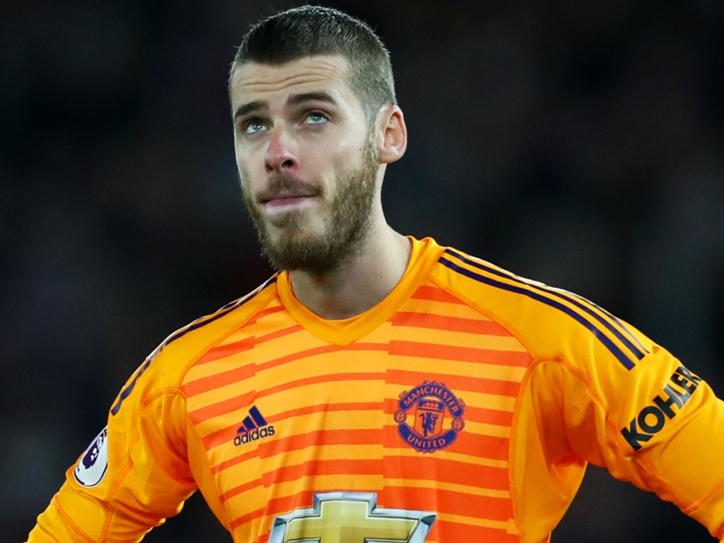 'If only Man Utd had a decent keeper!' - De Gea slated after howler against Arsenal