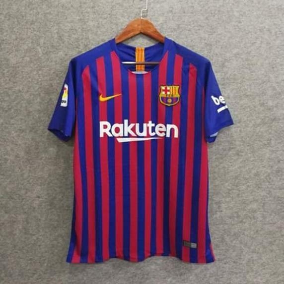 برشلونة يرفض ارتداء القميص الأبيض برشلونة يرفض ارتداء القميص الأبيض