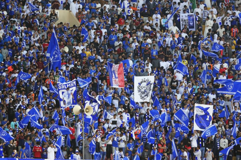 فيديو - الجماهير تقتحم الملعب قبل مواجهة الهلال وأحد فيديو - الجماهير تقتحم الملعب قبل مواجهة الهلال وأحد