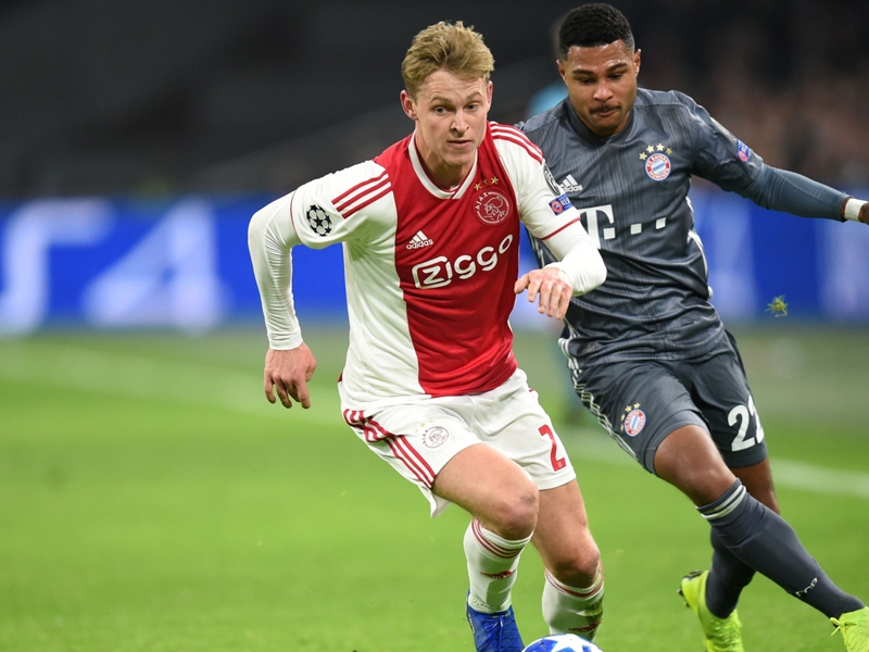 VIDEO - Mercato : Frenkie de Jong (Ajax) répond aux rumeurs de départ vers le PSG VIDEO - Mercato : Frenkie de Jong (Ajax) répond aux rumeurs de départ vers le PSG