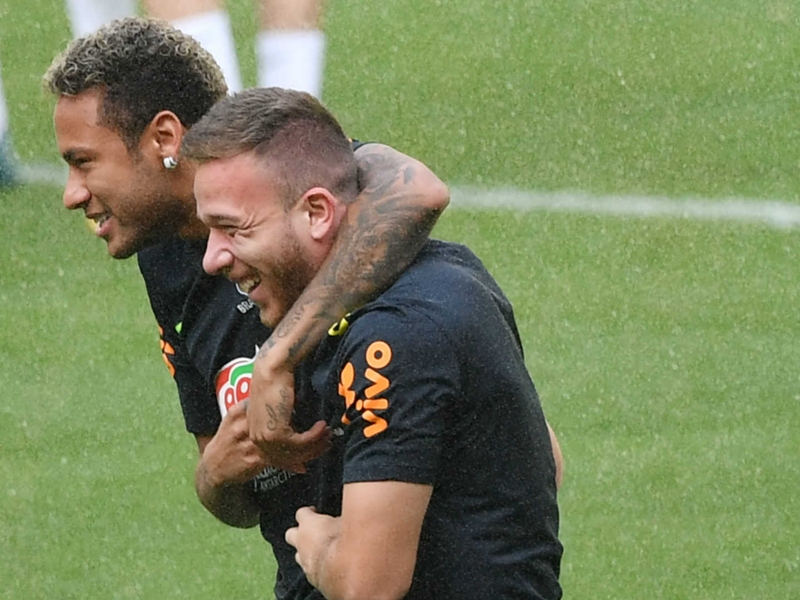 FC Barcelone, Arthur raconte sa relation avec Neymar : FC Barcelone, Arthur raconte sa relation avec Neymar :