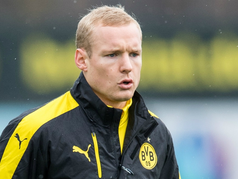 Borussia Dortmund send Rode on loan to Eintracht Frankfurt