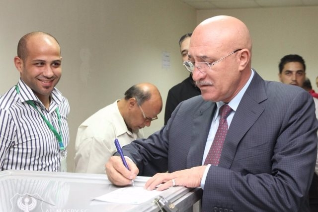 مجلس إدارة المصري يقدم استقالته لمحافظ بورسعيد مجلس إدارة المصري يقدم استقالته لمحافظ بورسعيد