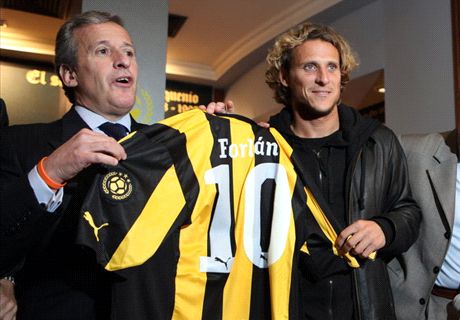 Forlán, con un pie en Peñarol