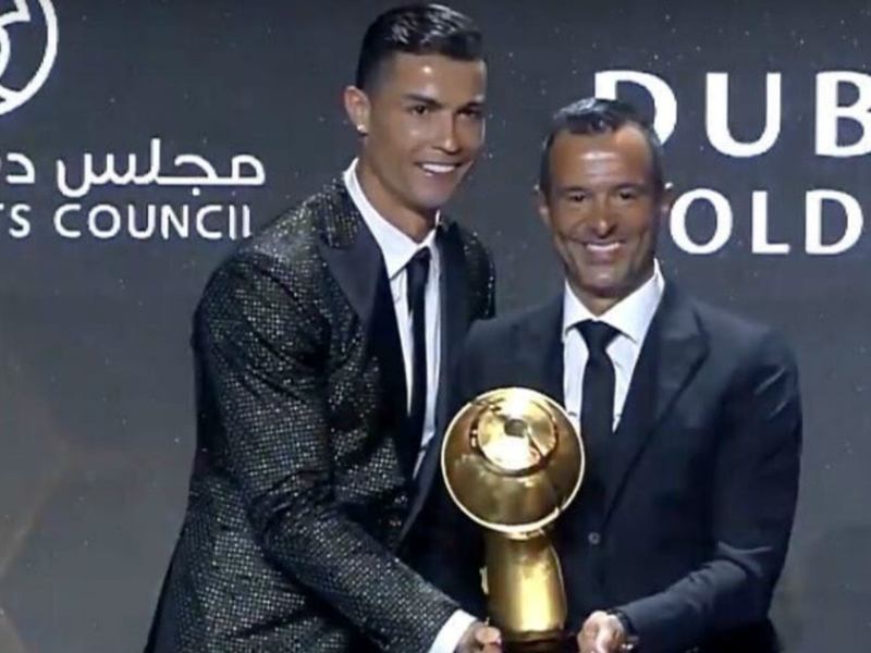 VIDÉO - Globe Soccer Awards : Ronaldo (encore) élu joueur de l'année VIDÉO - Globe Soccer Awards : Ronaldo (encore) élu joueur de l'année