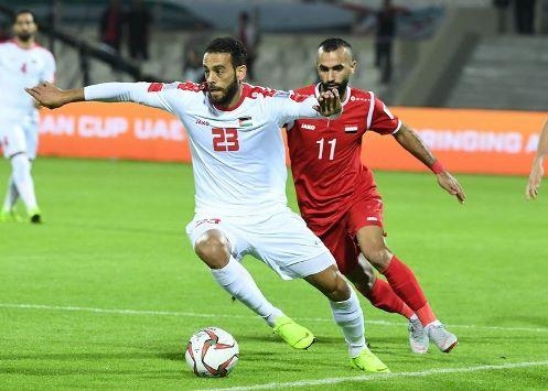 كأس آسيا 2019 | رسميًا - الرباط الصليبي يحرم سوريا من نجمها بالبطولة كأس آسيا 2019 | رسميًا - الرباط الصليبي يحرم سوريا من نجمها بالبطولة