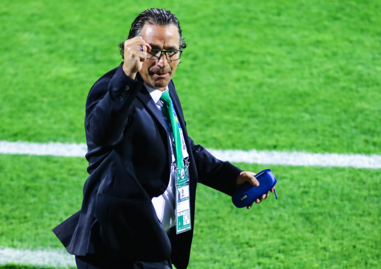 لؤي السبيعي يؤيد تجديد عقد بيتزي مع المنتخب السعودي لؤي السبيعي يؤيد تجديد عقد بيتزي مع المنتخب السعودي