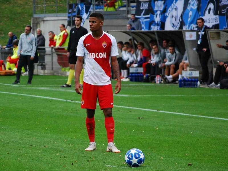 Milan officialise l'arrivée du jeune Français Leroy Abanda