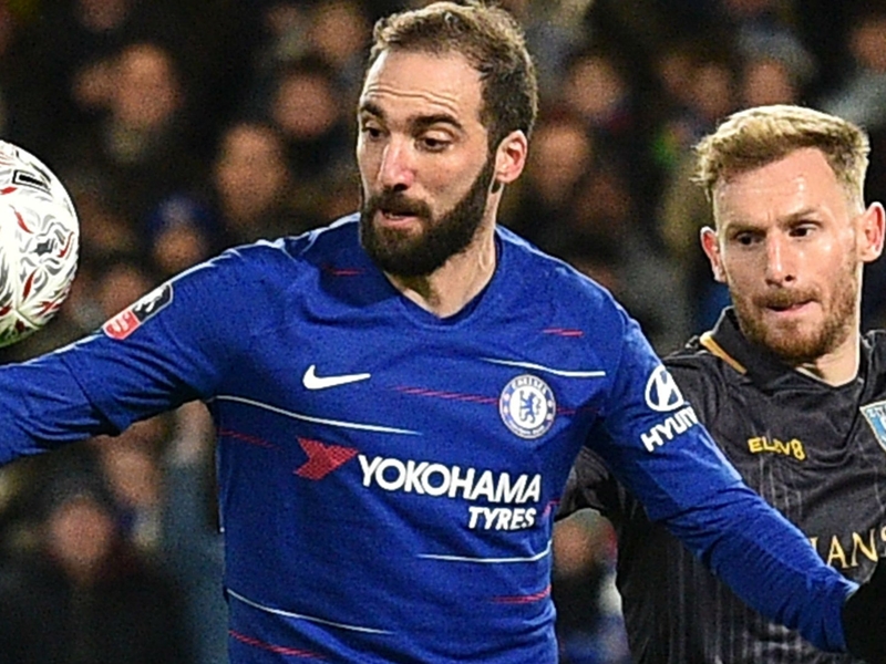 Zola says Higuain will improve after Chelsea debut