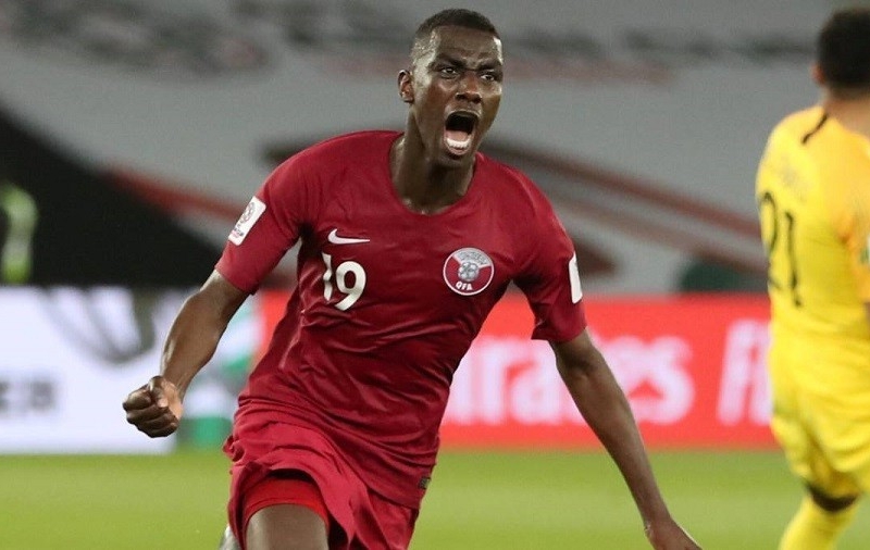 فيديو - المعز علي يتجاوز دائي ويسجل اسمه في سجلات آسيا التاريخية فيديو - المعز علي يتجاوز دائي ويسجل اسمه في سجلات آسيا التاريخية