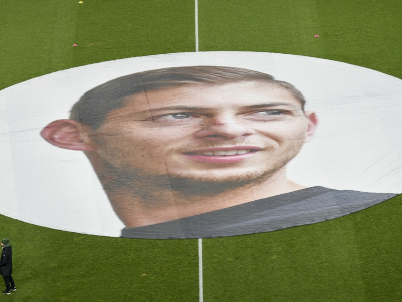 Nantes and Saint-Etienne pay tribute to missing Sala